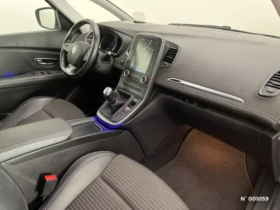 RENAULT SCENIC IV - voiture d'occasion - Photo 10