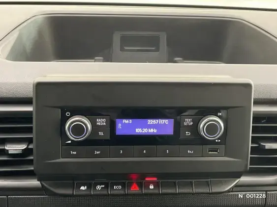 RENAULT TRAFIC FG III - voiture d'occasion - Photo 15