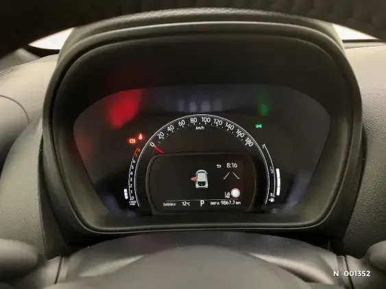 TOYOTA AYGO X - voiture d'occasion - Photo 12