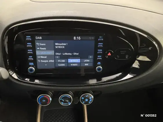 TOYOTA AYGO X - voiture d'occasion - Photo 15