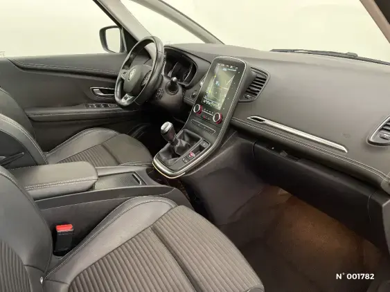 RENAULT SCENIC IV - voiture d'occasion - Photo 10