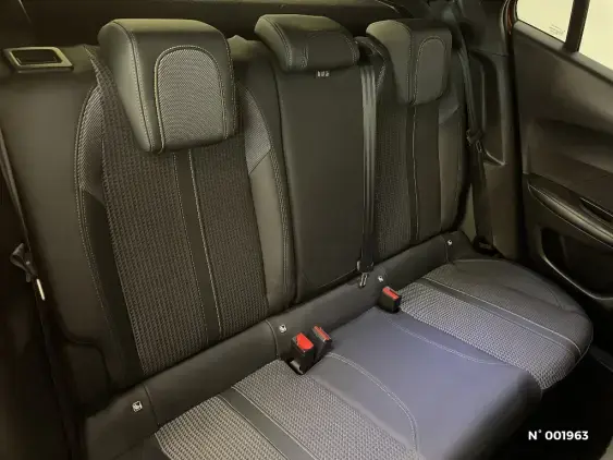 PEUGEOT 2008 II - voiture d'occasion - Photo 11