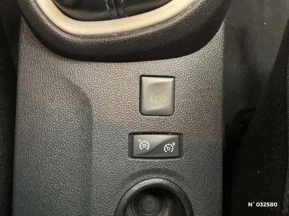 RENAULT CAPTUR - voiture d'occasion - Photo 27