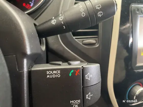 RENAULT CAPTUR - voiture d'occasion - Photo 29