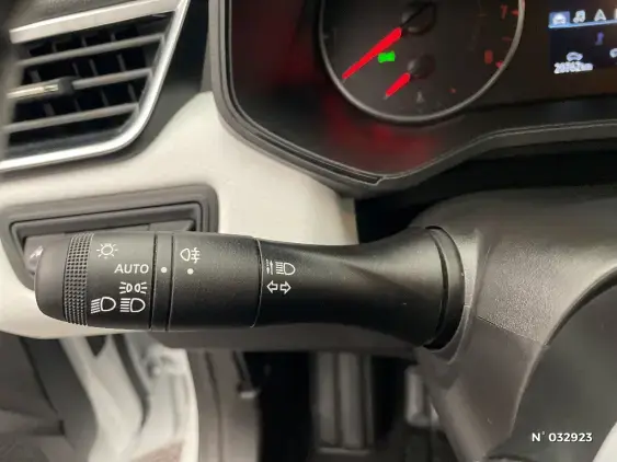 RENAULT CLIO V - voiture d'occasion - Photo 28