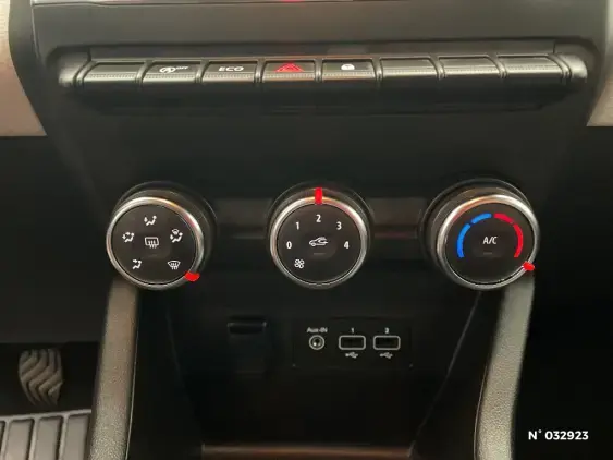 RENAULT CLIO V - voiture d'occasion - Photo 30