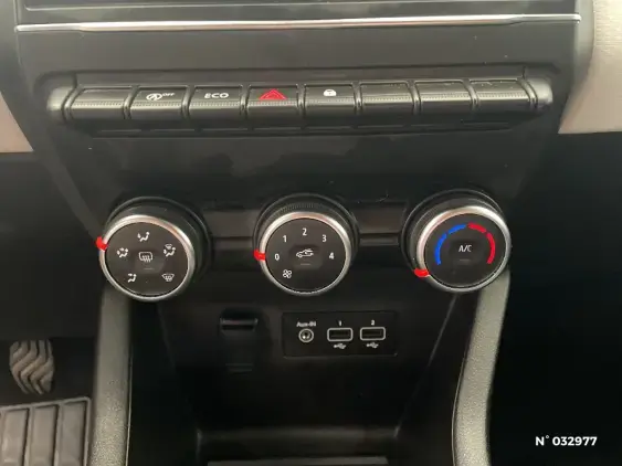 RENAULT CLIO V - voiture d'occasion - Photo 30