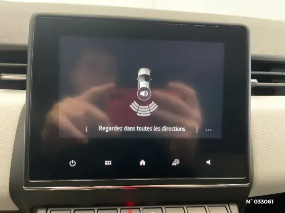 RENAULT CLIO V - voiture d'occasion - Photo 14