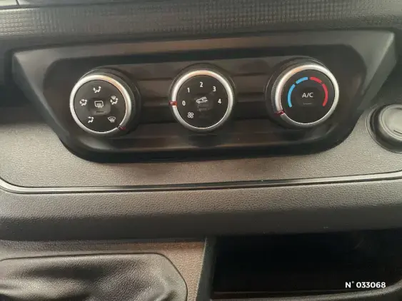 RENAULT TRAFIC FG III - voiture d'occasion - Photo 26