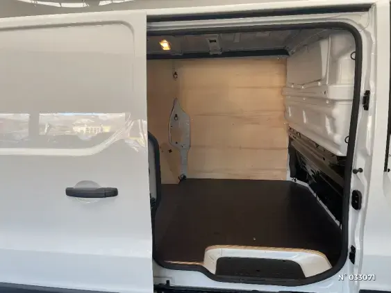 RENAULT TRAFIC FG III - voiture d'occasion - Photo 11
