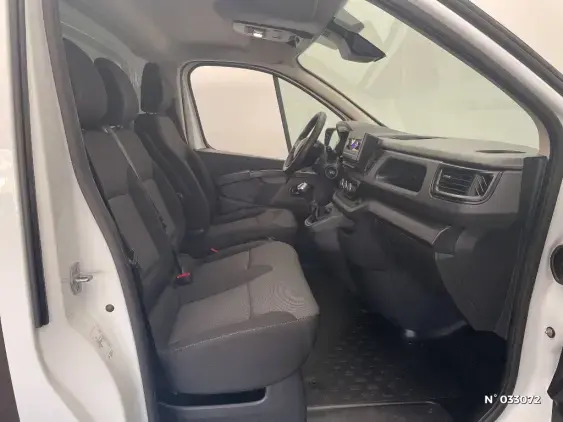 RENAULT TRAFIC FG III - voiture d'occasion - Photo 10