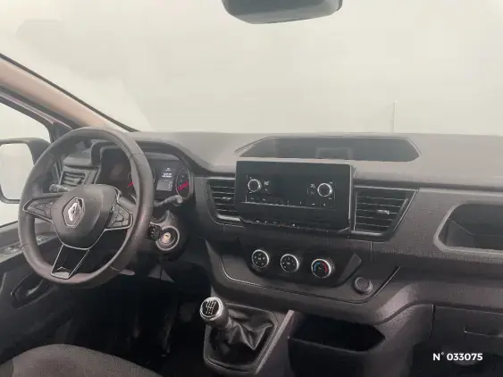 RENAULT TRAFIC FG III - voiture d'occasion - Photo 9