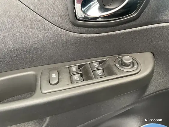 RENAULT CAPTUR - voiture d'occasion - Photo 32