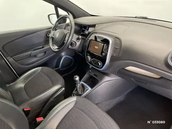 RENAULT CAPTUR - voiture d'occasion - Photo 10