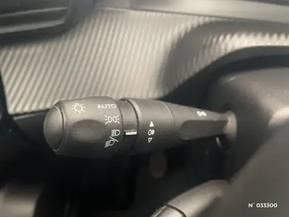 PEUGEOT 2008 II - voiture d'occasion - Photo 28