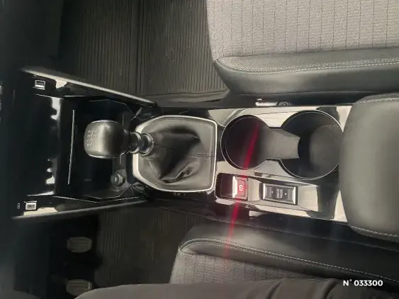 PEUGEOT 2008 II - voiture d'occasion - Photo 32