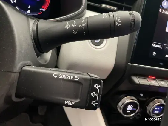 RENAULT CLIO V - voiture d'occasion - Photo 30