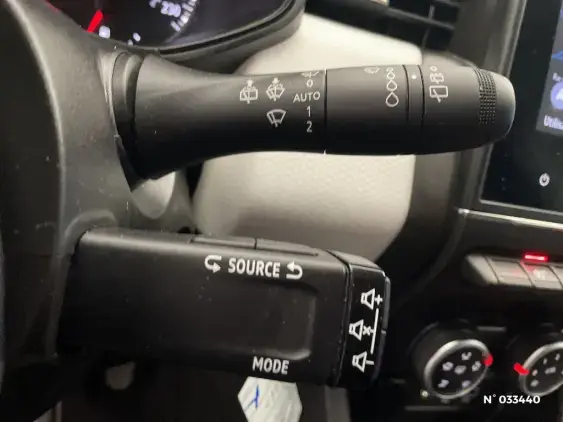 RENAULT CLIO V - voiture d'occasion - Photo 29