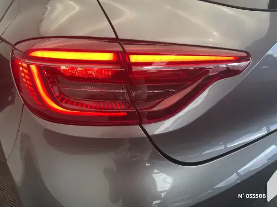 RENAULT CLIO V - voiture d'occasion - Photo 29