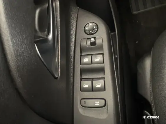 OPEL CORSA F - voiture d'occasion - Photo 27