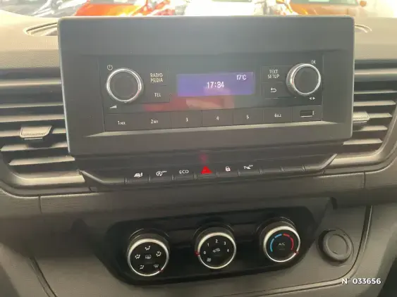 RENAULT TRAFIC III - voiture d'occasion - Photo 13