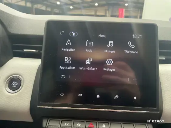 RENAULT CLIO V - voiture d'occasion - Photo 29