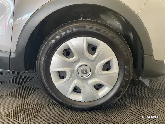 RENAULT CAPTUR - voiture d'occasion - Photo 8
