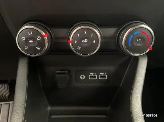 RENAULT CLIO V - voiture d'occasion - Photo 29