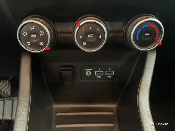 RENAULT CLIO V - voiture d'occasion - Photo 32