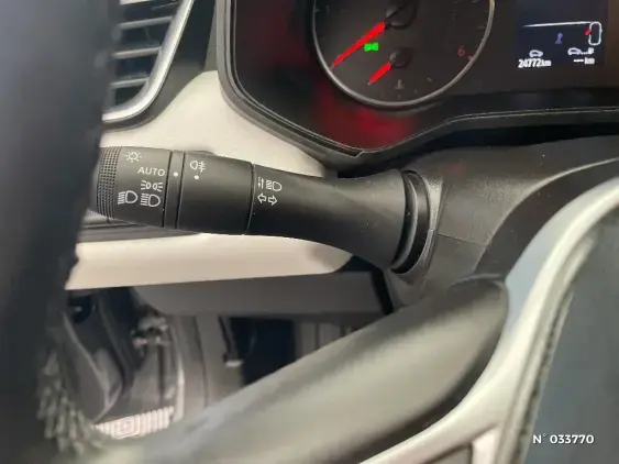 RENAULT CLIO V - voiture d'occasion - Photo 29