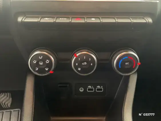 RENAULT CLIO V - voiture d'occasion - Photo 27