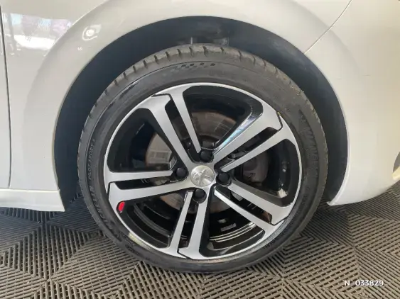 PEUGEOT 208 - voiture d'occasion - Photo 8