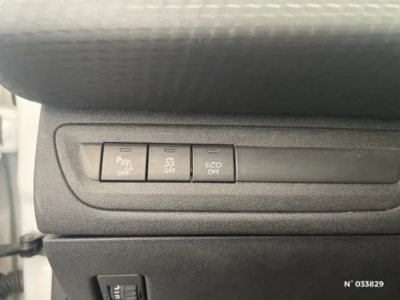 PEUGEOT 208 - voiture d'occasion - Photo 15