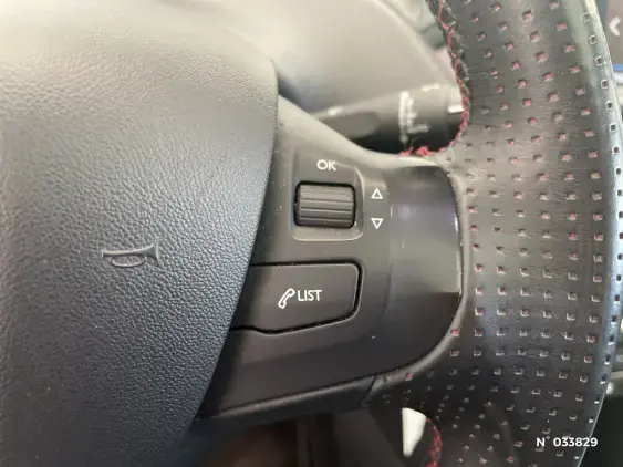 PEUGEOT 208 - voiture d'occasion - Photo 32