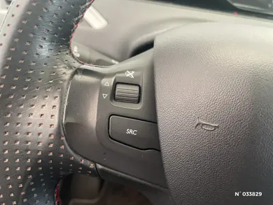 PEUGEOT 208 - voiture d'occasion - Photo 33