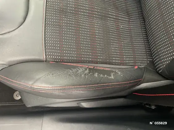 PEUGEOT 208 - voiture d'occasion - Photo 29