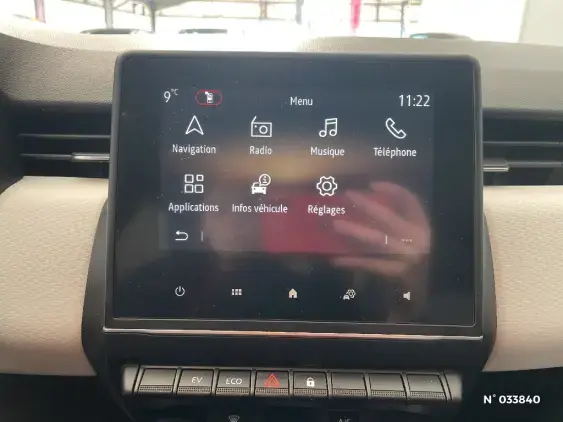 RENAULT CLIO V - voiture d'occasion - Photo 31