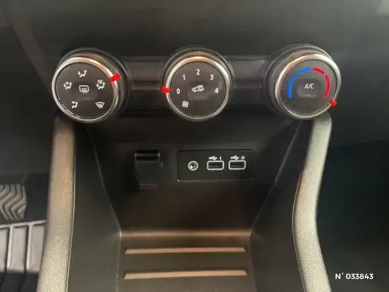 RENAULT CLIO V - voiture d'occasion - Photo 29