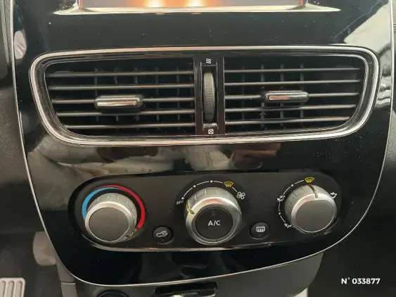 RENAULT CLIO IV - voiture d'occasion - Photo 32