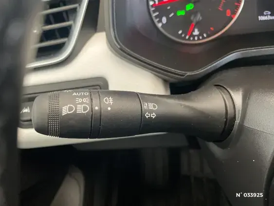 RENAULT CLIO V - voiture d'occasion - Photo 31