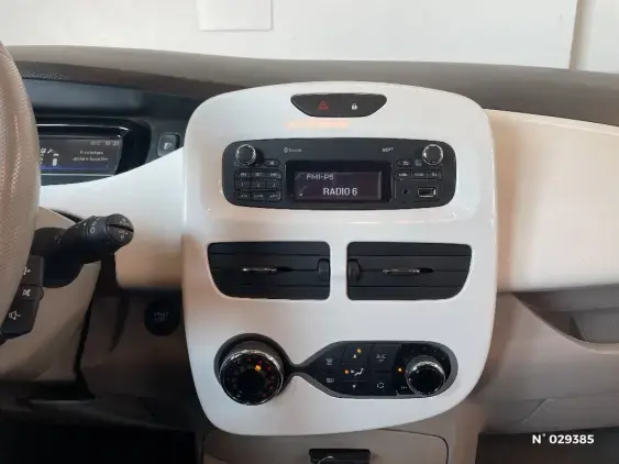 RENAULT ZOE - voiture d'occasion - Photo 34