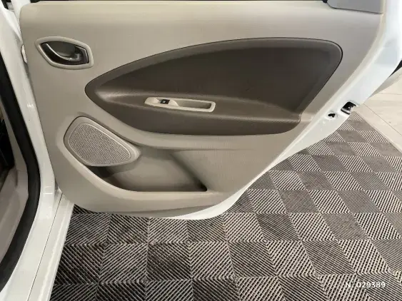 RENAULT ZOE - voiture d'occasion - Photo 36