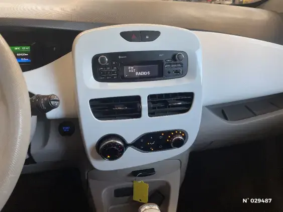 RENAULT ZOE - voiture d'occasion - Photo 13