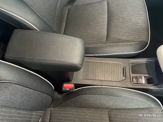 RENAULT CLIO V - voiture d'occasion - Photo 33