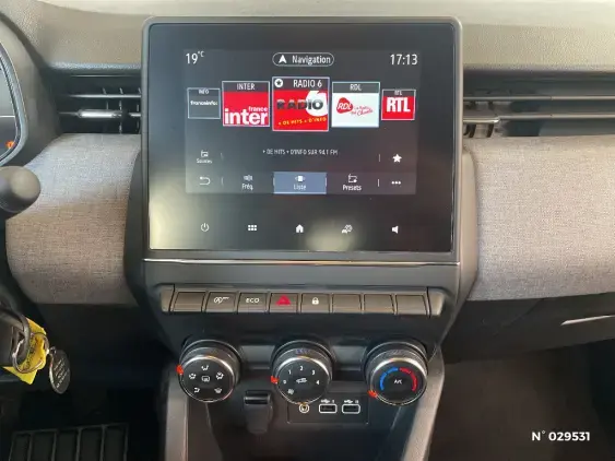 RENAULT CLIO V - voiture d'occasion - Photo 31