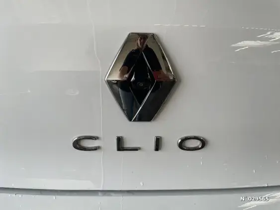 RENAULT CLIO V - voiture d'occasion - Photo 40