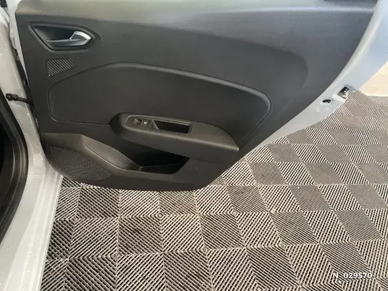 RENAULT CLIO V - voiture d'occasion - Photo 38