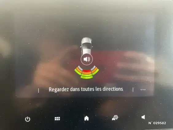 RENAULT CLIO V - voiture d'occasion - Photo 14