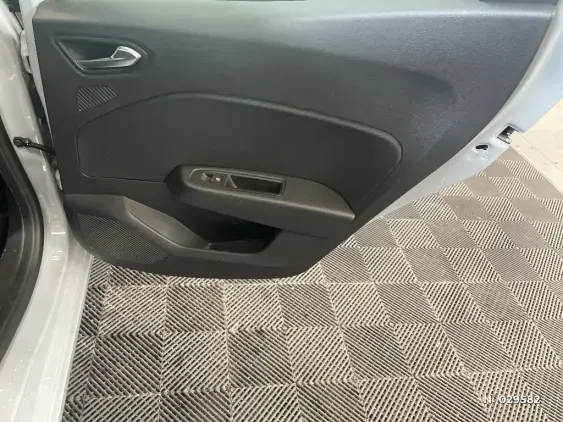 RENAULT CLIO V - voiture d'occasion - Photo 38