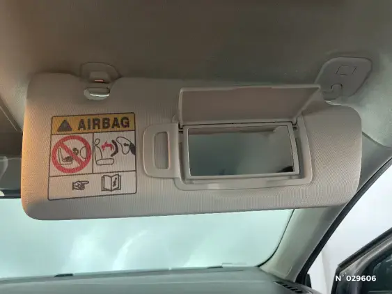 RENAULT CLIO V - voiture d'occasion - Photo 31